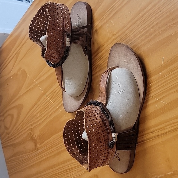 New Free People Boho Leather Fringe Sandals, 10 - Picture 9 of 11